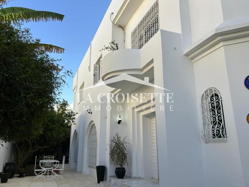 Villa S+4 avec piscine à La Marsa 